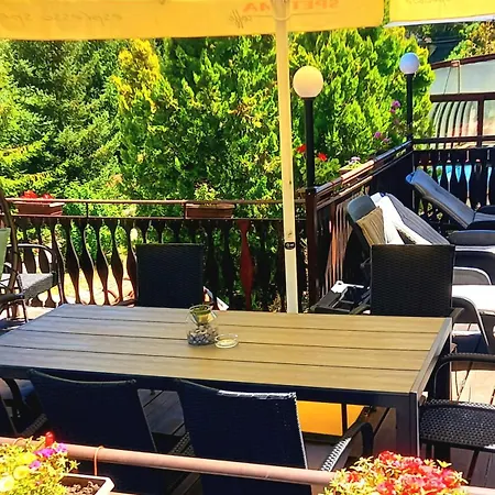 Elora Гостевой дом Чифлик